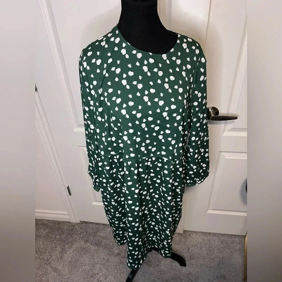 NWT | Amazon Essentials |  Green Floral Flowy Long Sleeve Dress | Size L [45] - Picture 3 of 7
